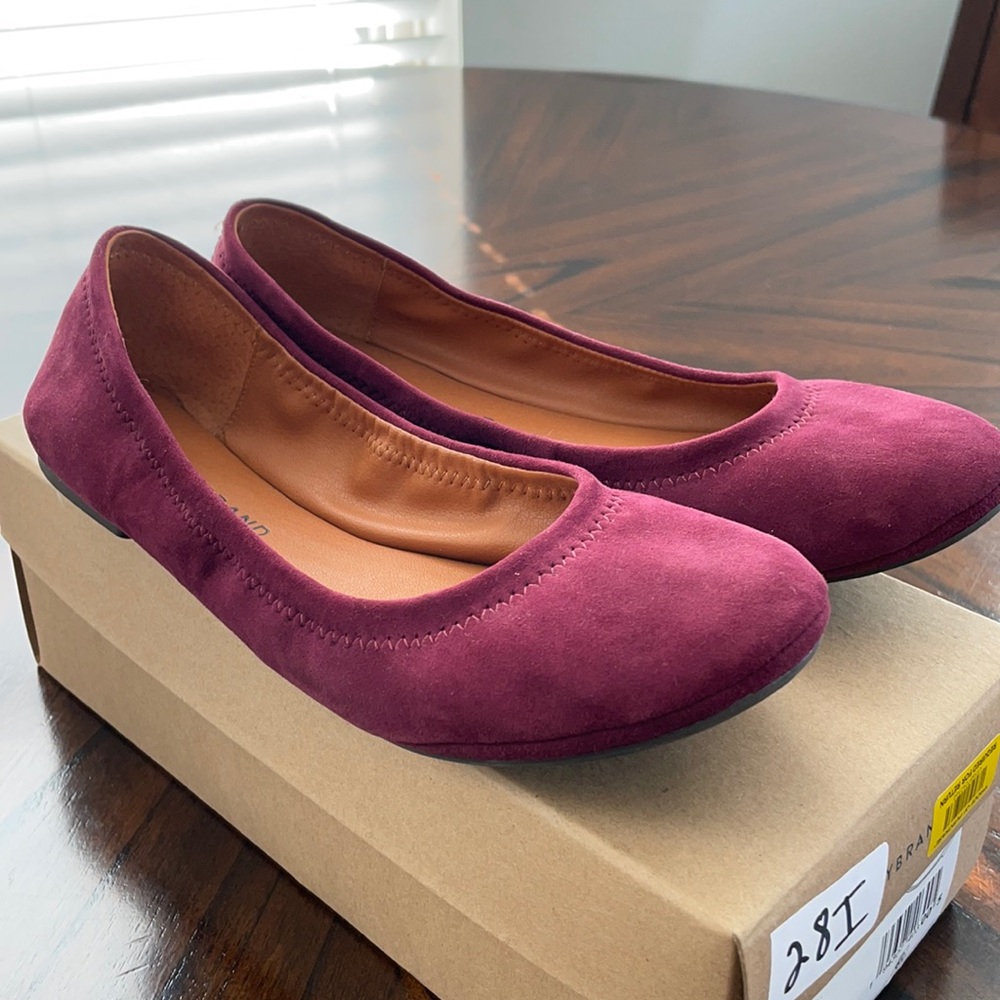 Lucky Brand Emmie Flat Size 8 in Windsor Wine